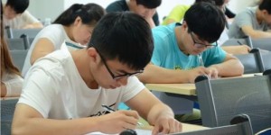 专科生选哪个专业最有＂钱＂途？未来高薪专业大揭秘