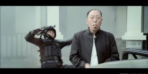 黑帮老大竟是戏瘾上身？揭秘他如何游走黑白两道的双面人生