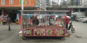 三轮车摆摊卖卤菜，真的能实现盈利吗？