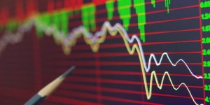 中国股市涨跌背后，投资者如何实现盈利？