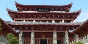 庙宇如何实现盈利？揭开宗教场所的经济运作之谜