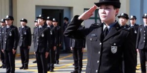 法警的月收入是多少？一个月能拿到多少钱？