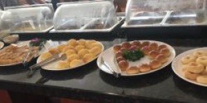 在东莞石龙，哪里可以找到最佳自助餐团购网站？