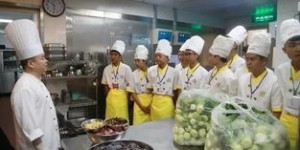 南京饭店厨师摆摊真的能赚钱吗？利润如何？