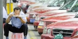 农民转型开出租车，真的能轻松赚钱吗？