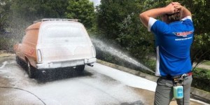 在众多自助洗车平台中，哪家提供的服务性价比更高，价格更加亲民呢？