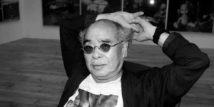 荒木经惟的摄影中，快门声背后是否隐藏着真爱的秘密？他如何描绘爱的深浅界限？