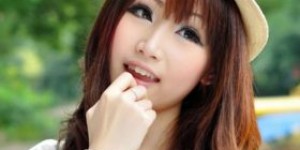 这位美女究竟在从事什么吸引人的副业呢？