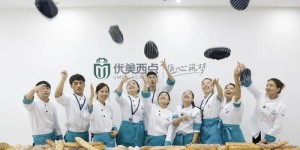 公务员和普通职业，哪个更能让你钱包鼓起来？