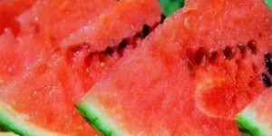 冰镇西瓜生意能否带来可观收益？卖西瓜真的赚钱吗？