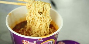 想要随时享用美味泡面？揭秘自助泡面售卖平台如何操作？
