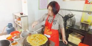初中门口卖哪种小吃最能吸引学生并盈利？