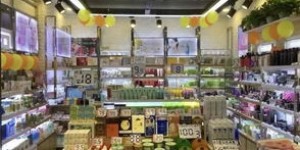 如今经营化妆品店还能盈利吗？市场前景如何？