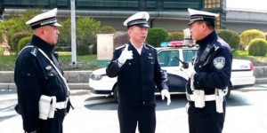 警察兼职司仪？执法之余的另类舞台风采