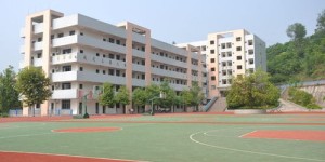 湘潭县云龙中学的教学质量和校园环境究竟如何？