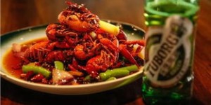 微商销售的食品种类繁多，你好奇都有哪些美味佳肴吗？
