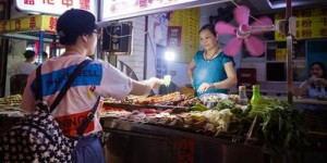 临沂街头摆摊，卖什么商品最能吸引顾客并盈利？