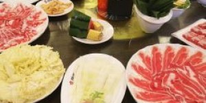 想要品尝胶州美食？自助餐厅团购平台哪个更优惠？