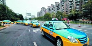 如何经营出租车才能实现盈利最大化？