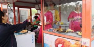 农民夜市打工能否实现增收？
