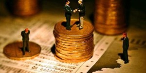 借5万元投资基金，真的能赚钱吗？风险和收益如何权衡？