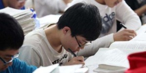 初中男生如何在不影响学业的情况下合法赚钱？