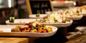想要品尝酒店美食？自助团购平台哪家强？
