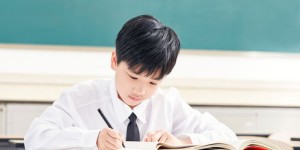 小学生为何热衷于替写作业换取零花钱？