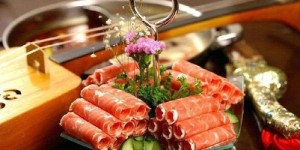 想体验物流港的自助火锅吗？揭秘团购平台优惠背后的秘密！