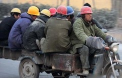 40岁以上工人为何纷纷选择摆摊谋生？