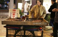 摆地摊卖鞋真的能赚钱吗？揭秘地摊经济的真实收益
