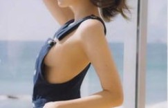 美女的胸部形态如何？图片展示其独特魅力！