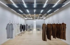 在当下，实体服装店是否仍具备盈利潜力？答案或许出乎意料？