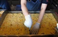 农村大姐靠卖哪种小吃实现月入过万？