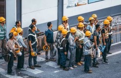 农民工从事水泥工作能否获得可观收入？