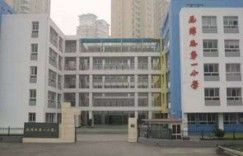 天朗御湖幼儿园质量如何？其学区对应哪所小学？