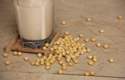 激素疗法是什么？女性更年期激素疗法的作用与副作用解析