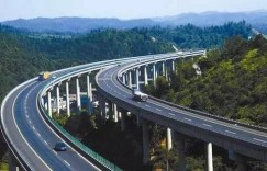在高速公路上承包护栏工程，真的能盈利吗？