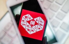如何在拼多多助力中变身锦鲤，获取丰厚奖励？